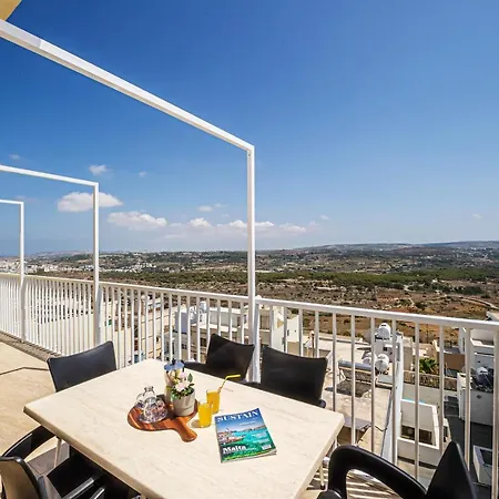 Summer Breeze Penthouse With Hot Tub * Mellieha