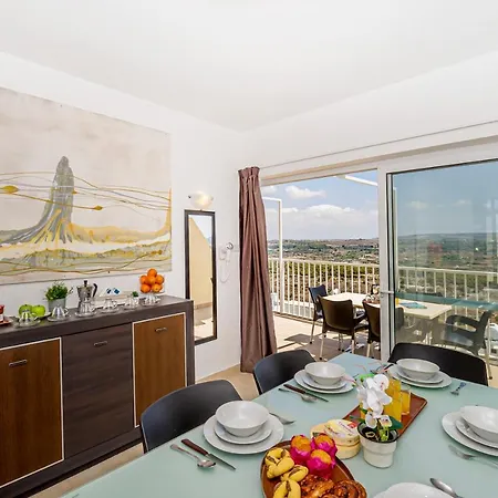 Apartment Summer Breeze Penthouse With Hot Tub *