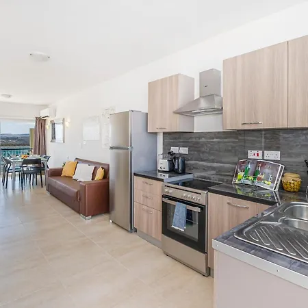 Apartment Summer Breeze Penthouse With Hot Tub *