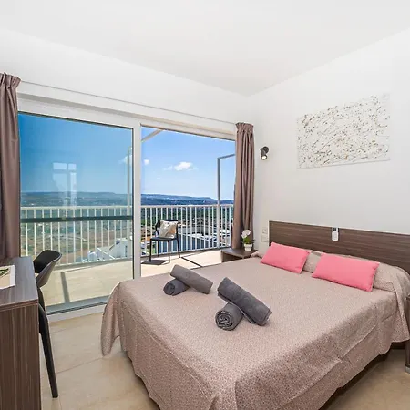 Summer Breeze Penthouse With Hot Tub *
