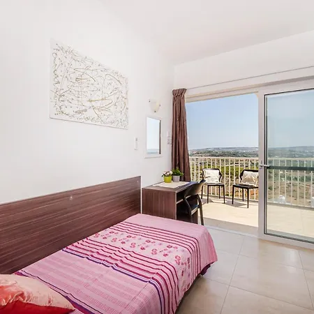 Apartment Summer Breeze Penthouse With Hot Tub *