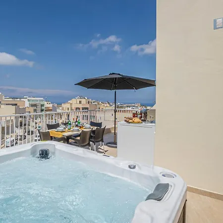 Summer Breeze Penthouse With Hot Tub *