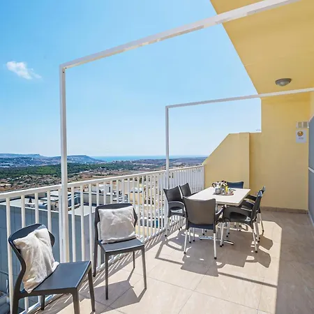 Summer Breeze Penthouse With Hot Tub Apartament