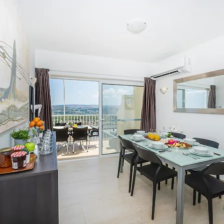 Apartament Summer Breeze Penthouse With Hot Tub Mellieħa