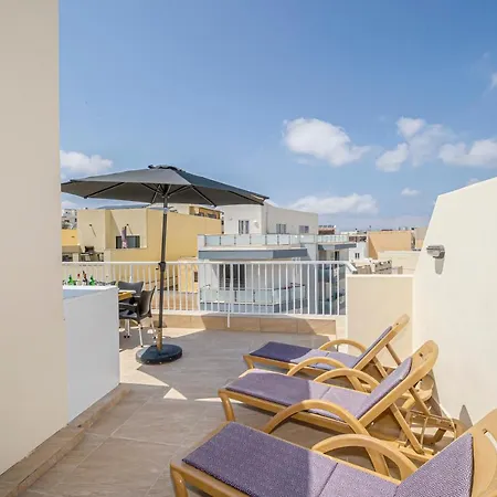 Summer Breeze Penthouse With Hot Tub Apartament